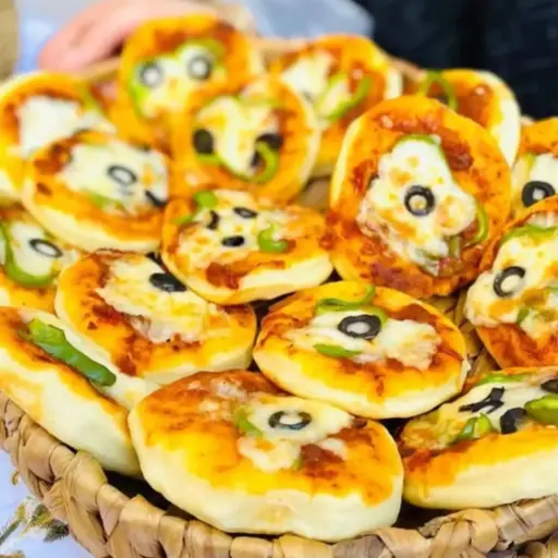 Mini Pizza بيتزا صغيرة